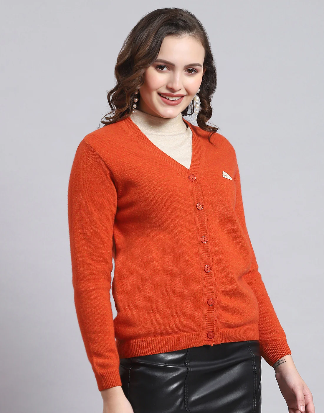 Women Orange Solid V Neck Full Sleeve Cardigan - Image 4