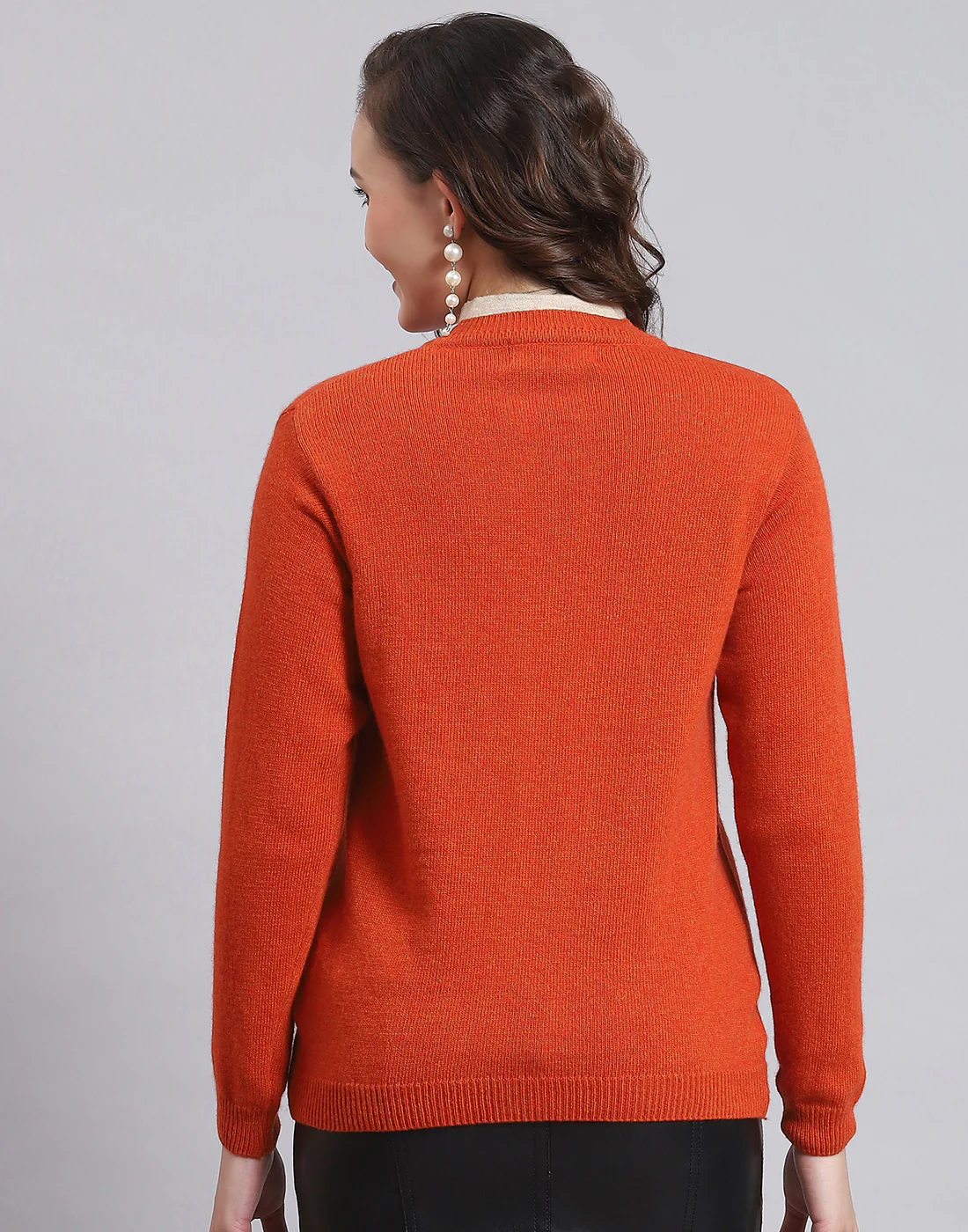 Women Orange Solid V Neck Full Sleeve Cardigan - Image 5