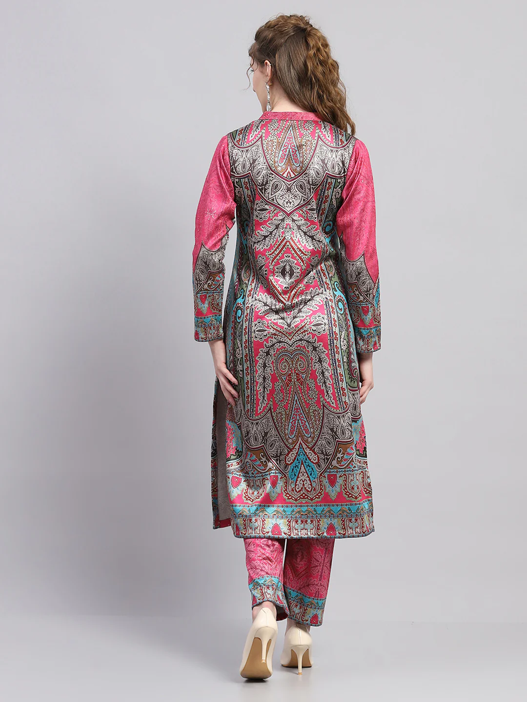 Women Pink Printed Round Neck Full Sleeve Kurti Set for Winter - Image 2