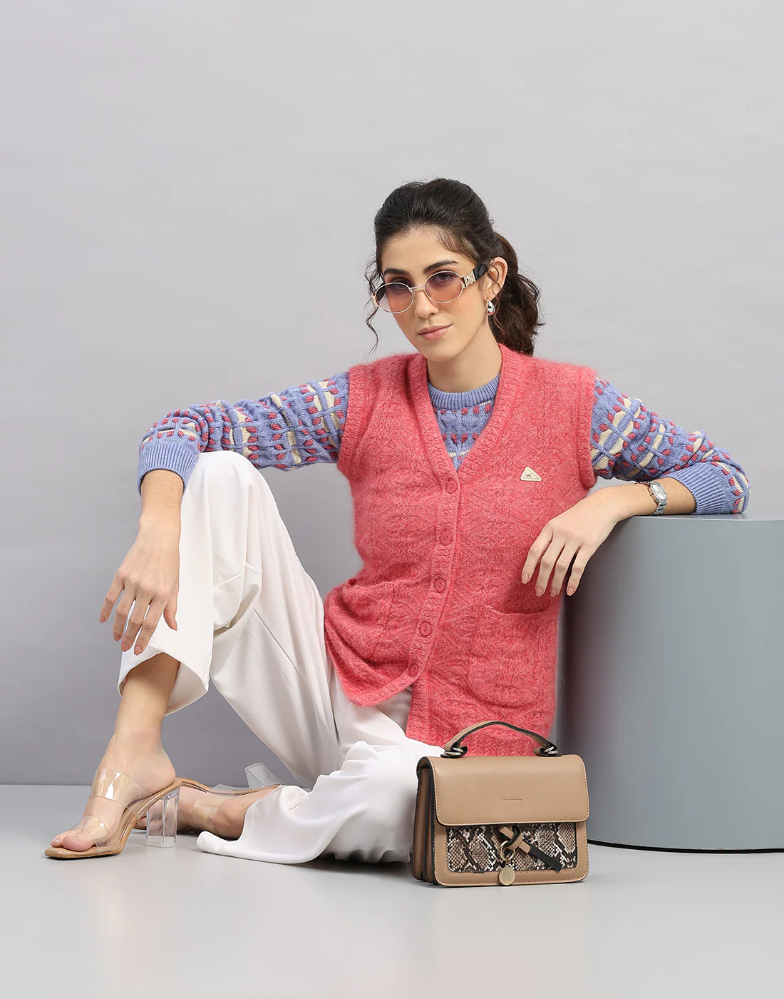 Women Pink Self Design V Neck Sleeveless Cardigan - Image 5