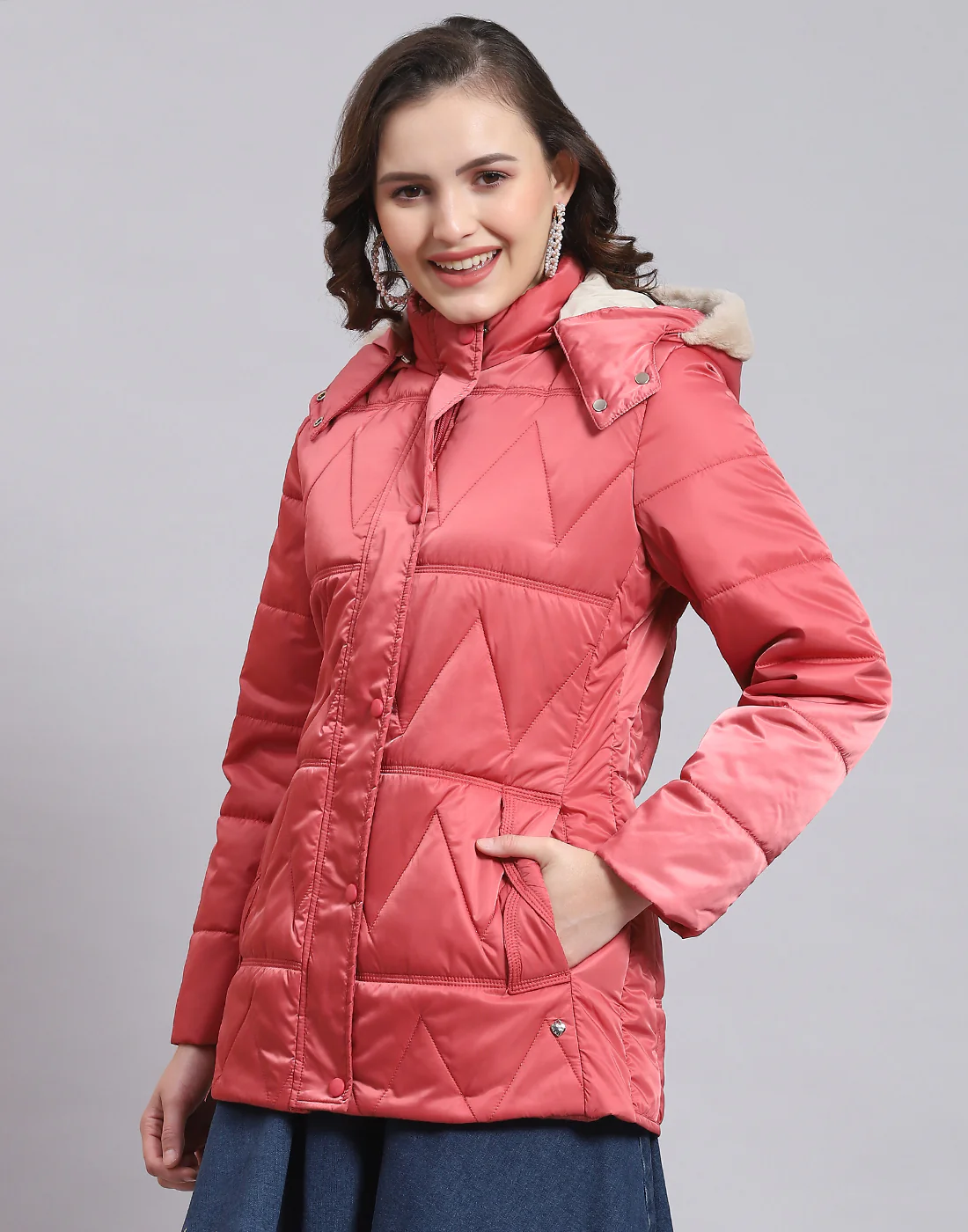 Women Pink Solid Hooded Full Sleeve Jacket - Image 4