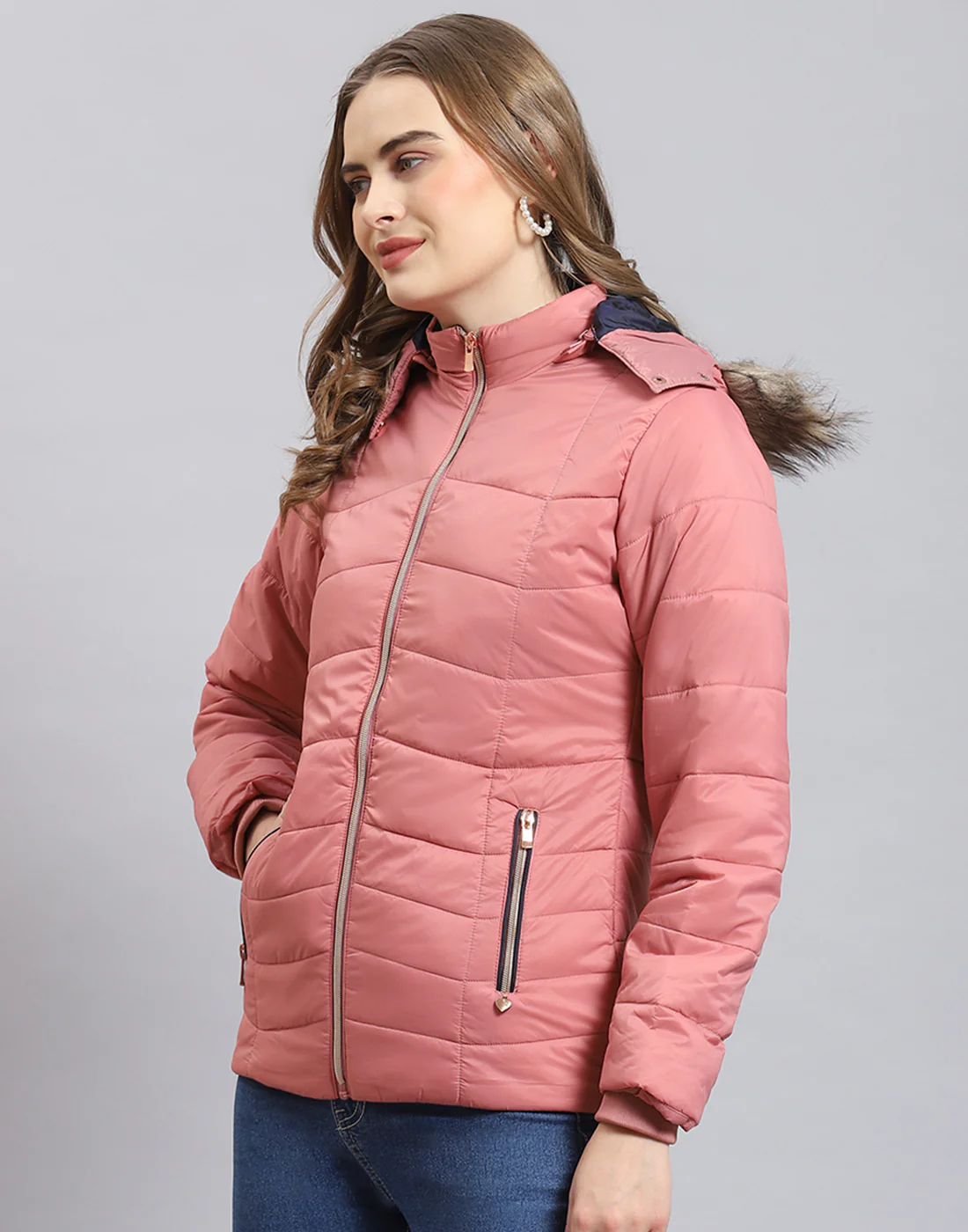 Women Pink Solid Hooded Full Sleeve Heating Jacket - Image 4