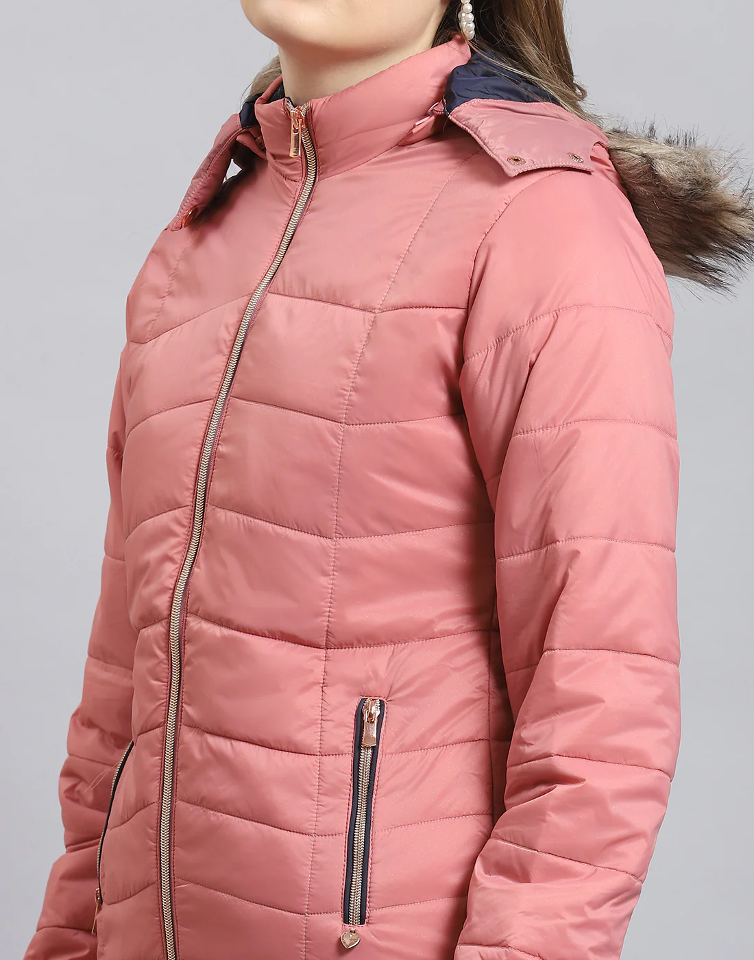 Women Pink Solid Hooded Full Sleeve Heating Jacket - Image 8