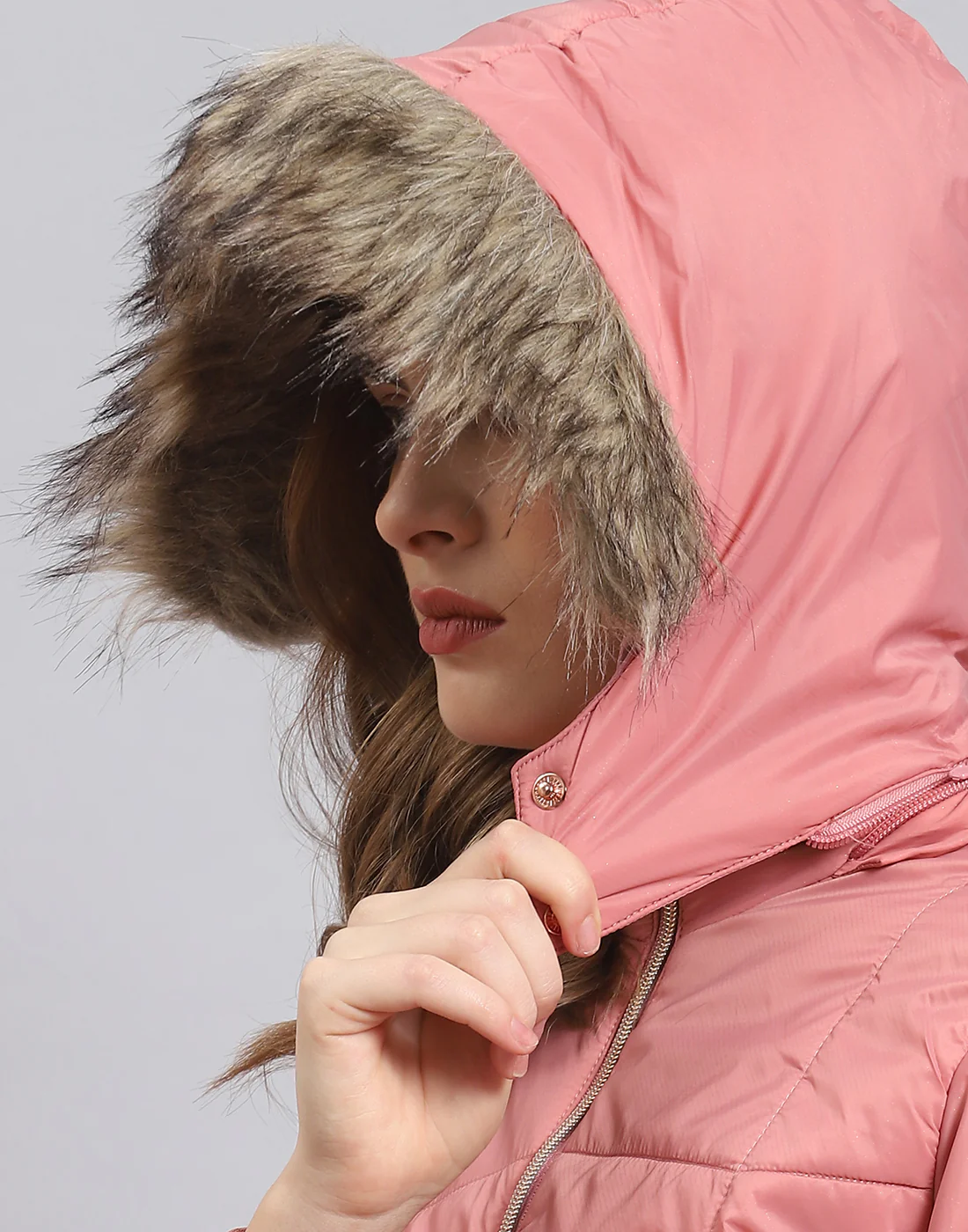 Women Pink Solid Hooded Full Sleeve Heating Jacket - Image 9