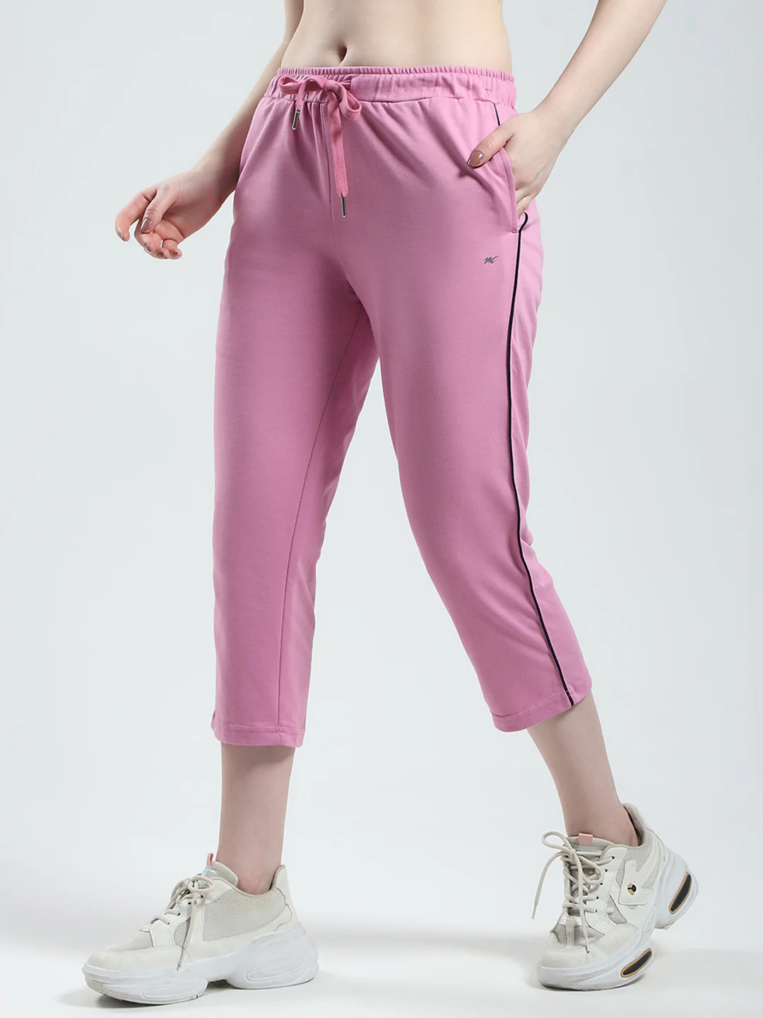 Women Pink Solid Regular Fit Capri - Image 3