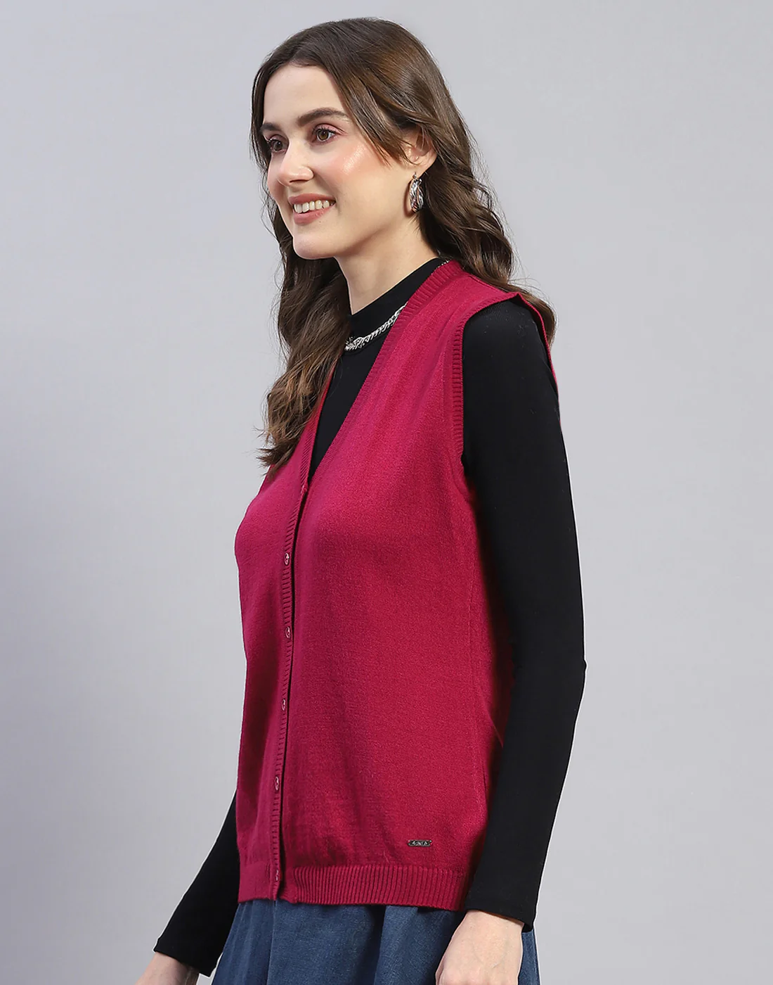 Women Pink Solid V Neck Sleeveless Cardigan - Image 3