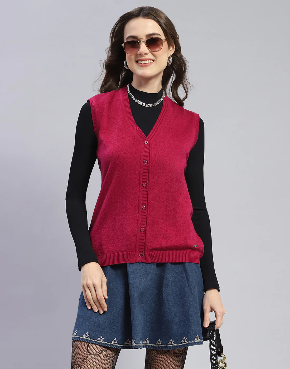 Women Pink Solid V Neck Sleeveless Cardigan - Image 6