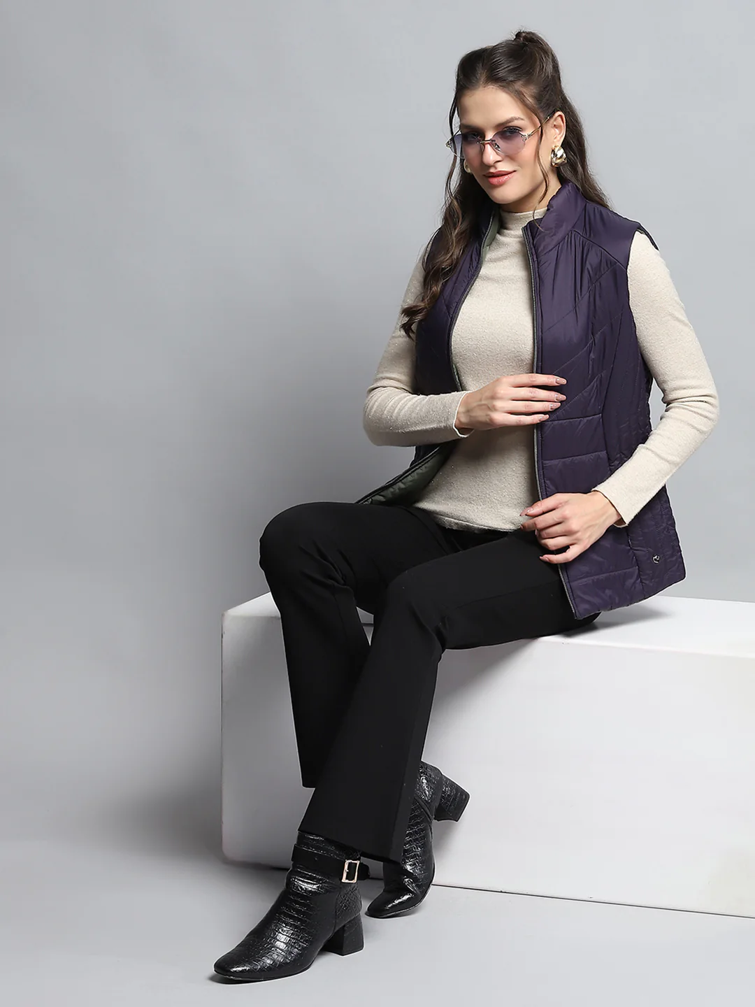 Women Purple Solid Mock Neck Sleeveless Reversible Jacket - Image 2