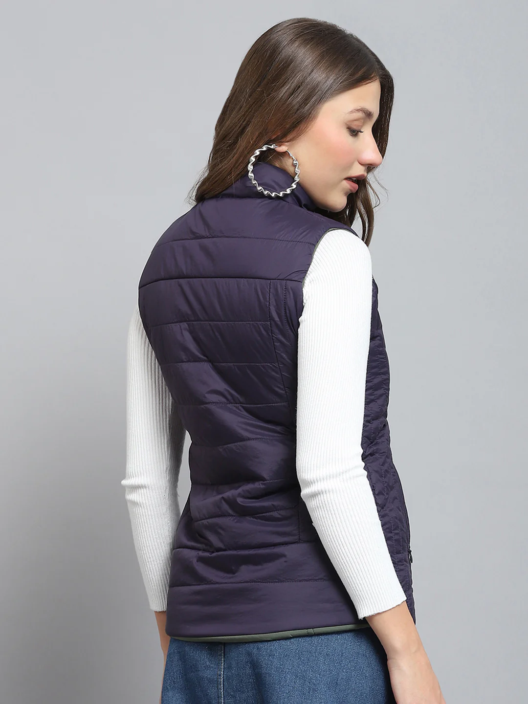 Women Purple Solid Mock Neck Sleeveless Reversible Jacket - Image 5