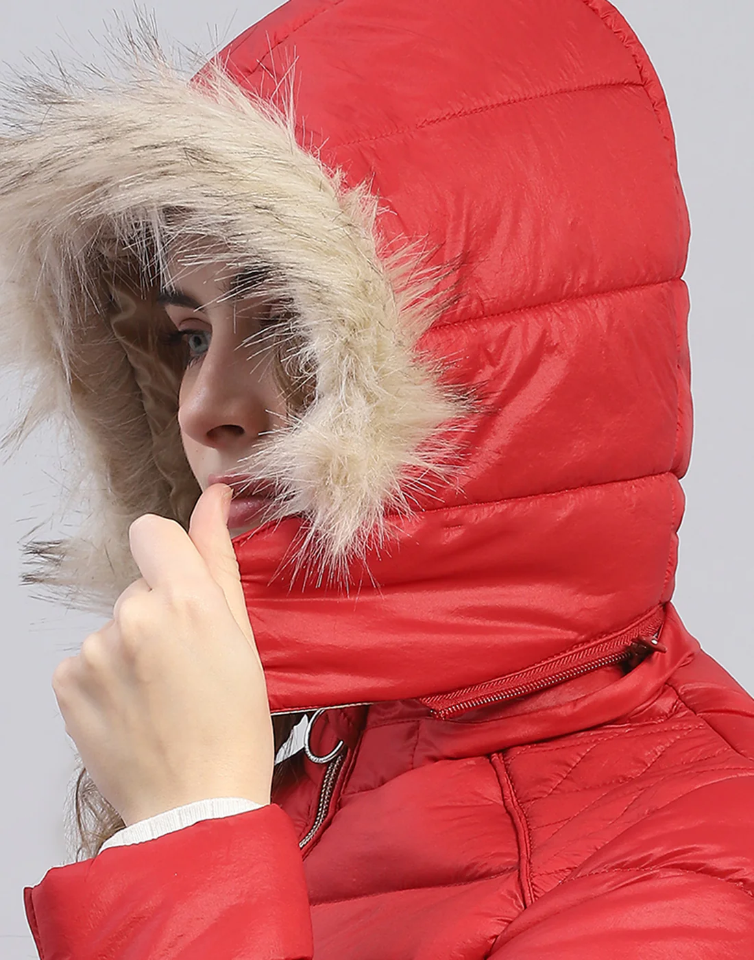 Women Red Solid Hooded Full Sleeve Jacket - Image 9