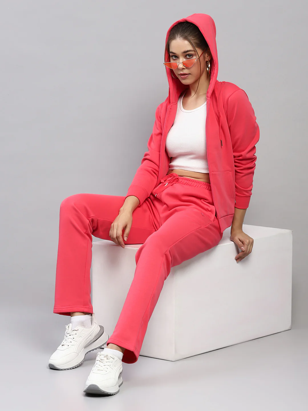 Women Red Solid Hooded Full Sleeve Tracksuit - Image 2
