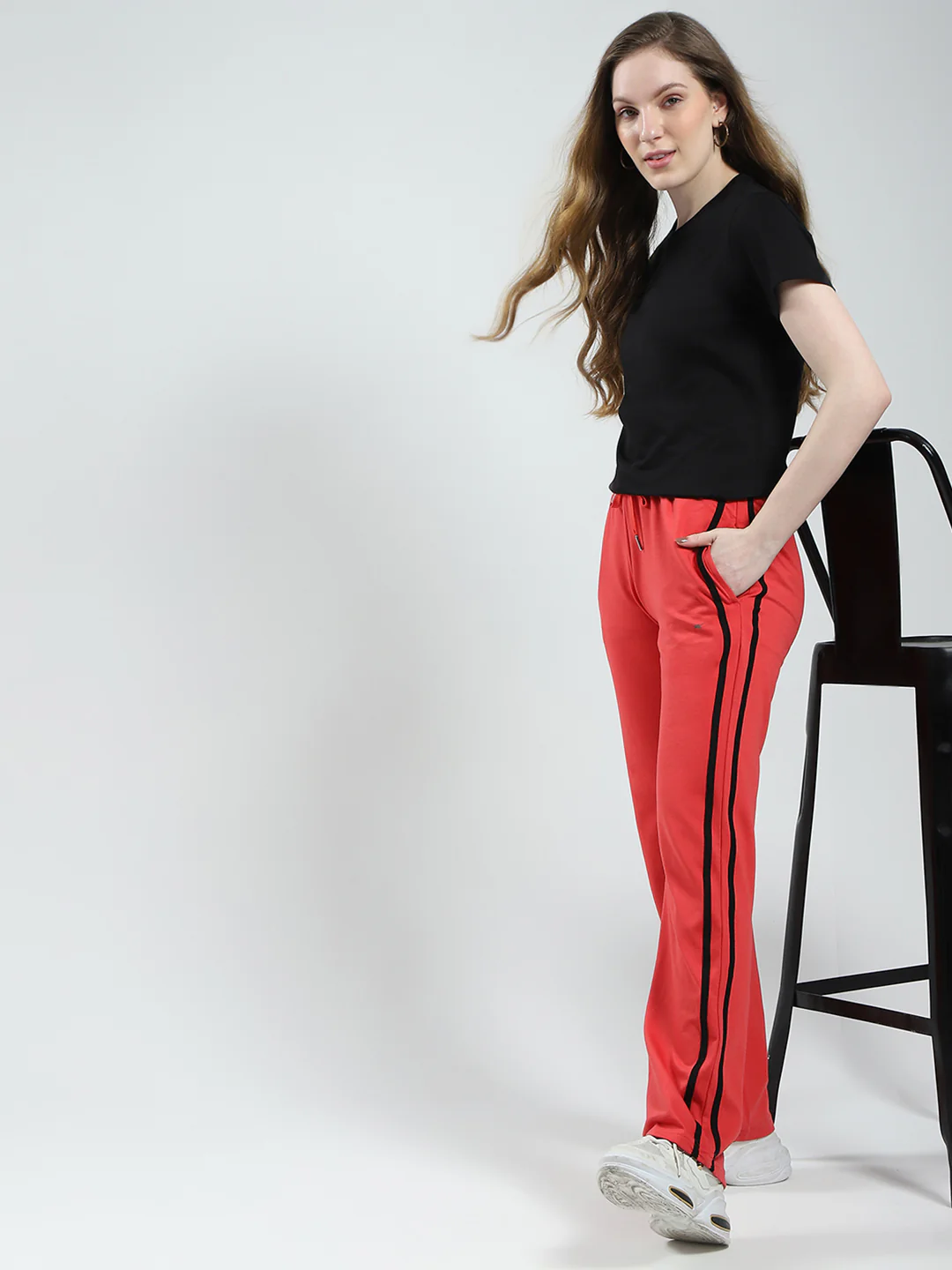 Women Red Solid Regular Fit Lower - Image 2