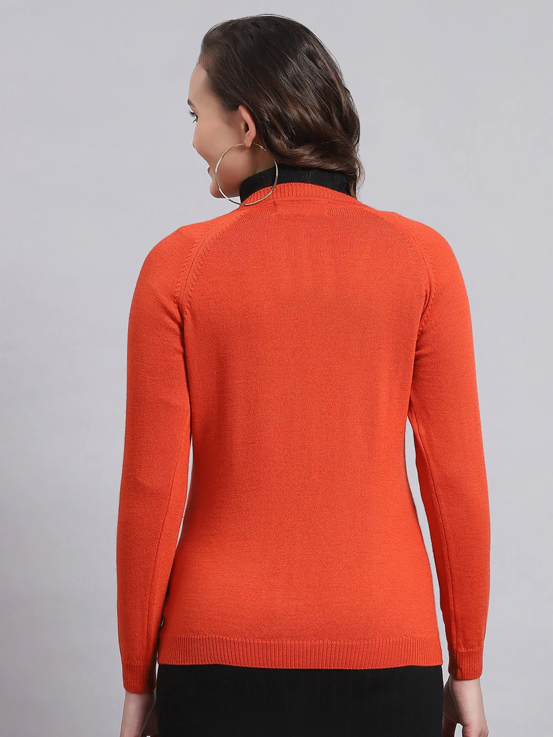 Women Red Solid V Neck Full Sleeve Cardigan - Image 5