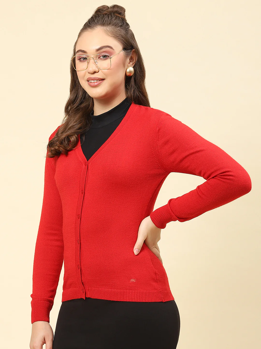 Women Red Solid V Neck Full Sleeve Cardigan - Image 3