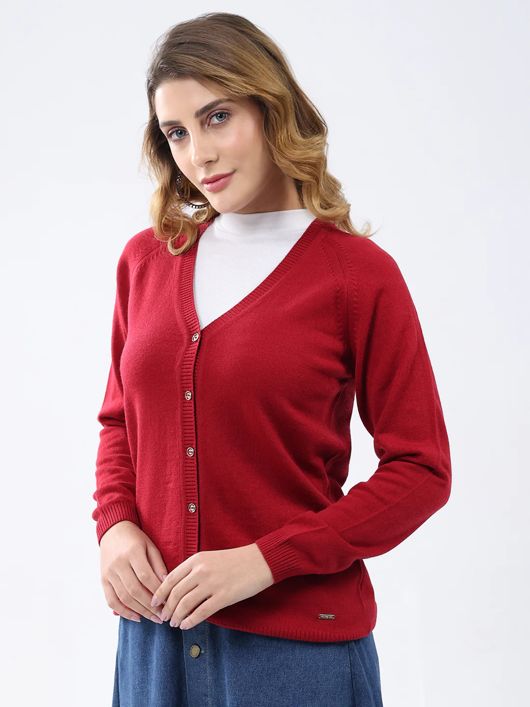 Women Red Solid V Neck Full Sleeve Cardigan - Image 3