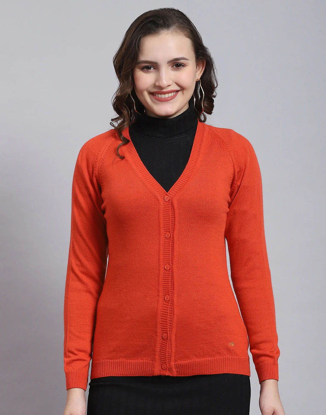 Women Red Solid V Neck Full Sleeve Sweater - Image 3