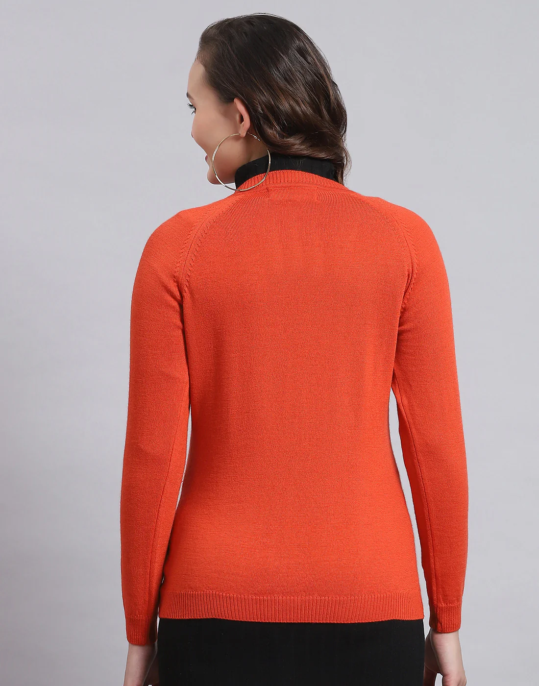 Women Red Solid V Neck Full Sleeve Sweater - Image 5