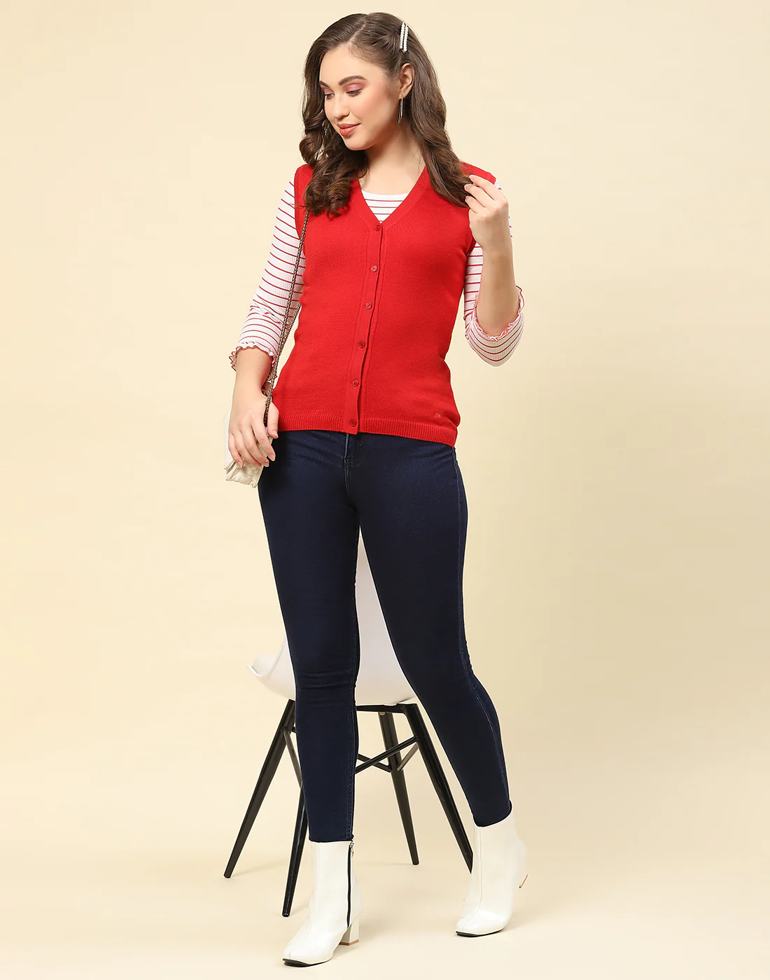 Women Red Solid V Neck Sleeveless Cardigan - Image 2