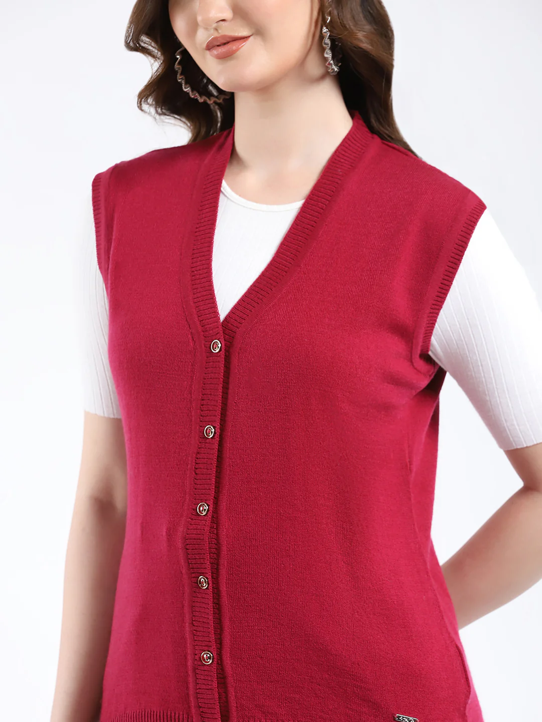 Women Red Solid V Neck Sleeveless Cardigan - Image 6