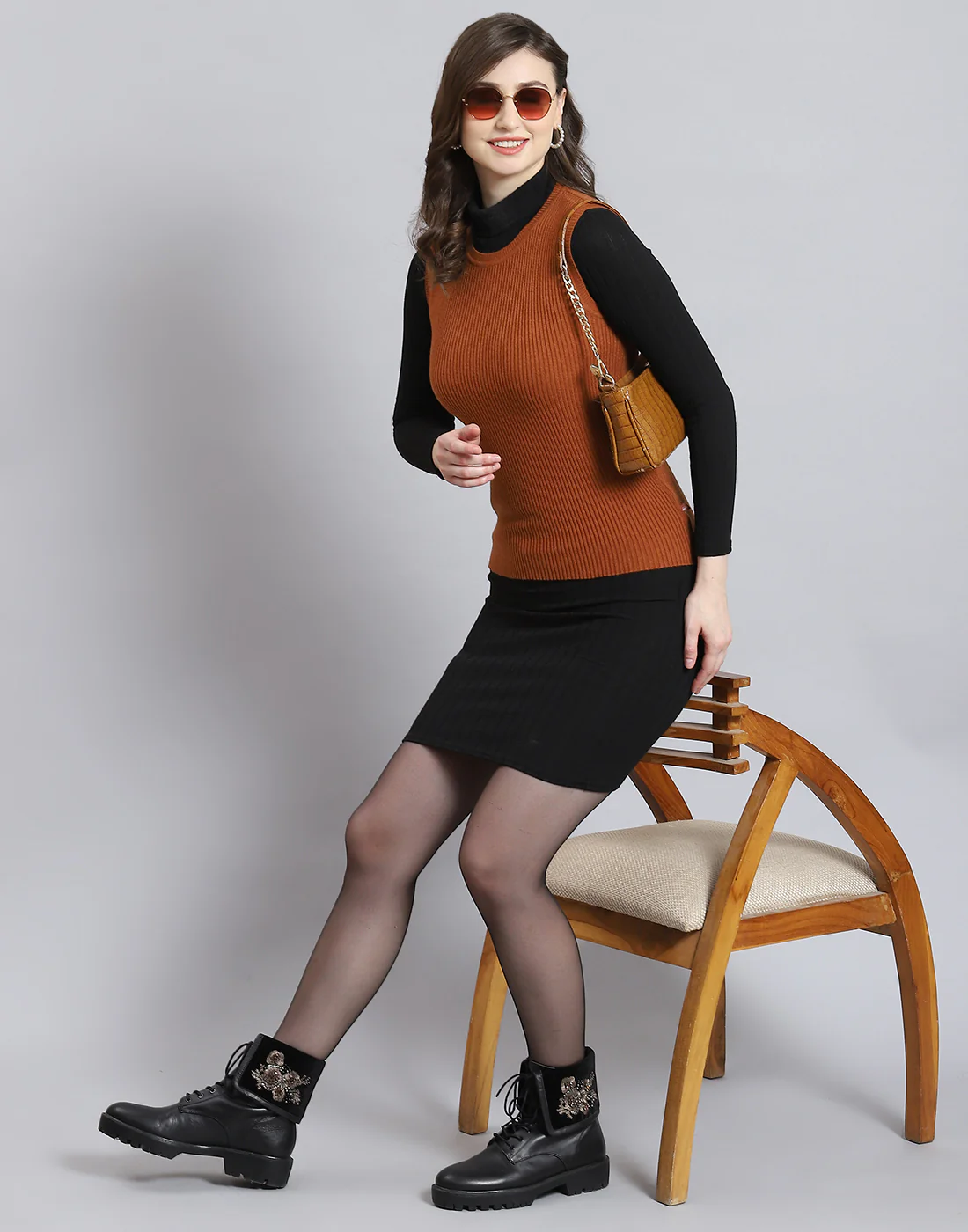 Women Rust Solid Round Neck Sleeveless Sweater - Image 2