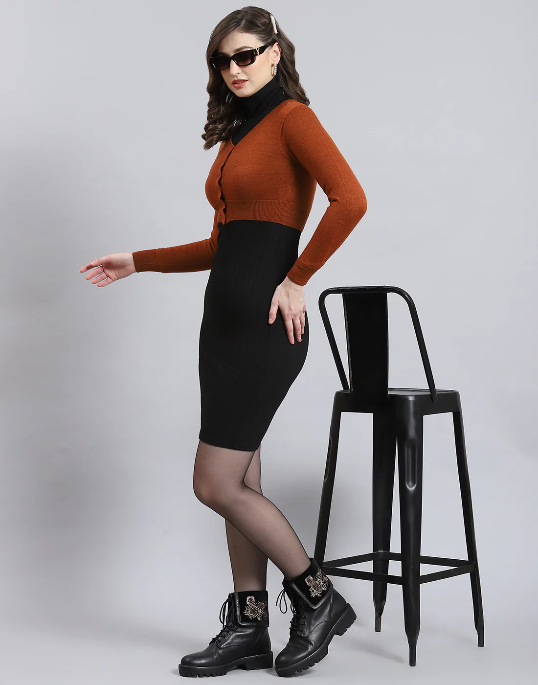 Women Rust Solid V Neck Full Sleeve Sweater - Image 3