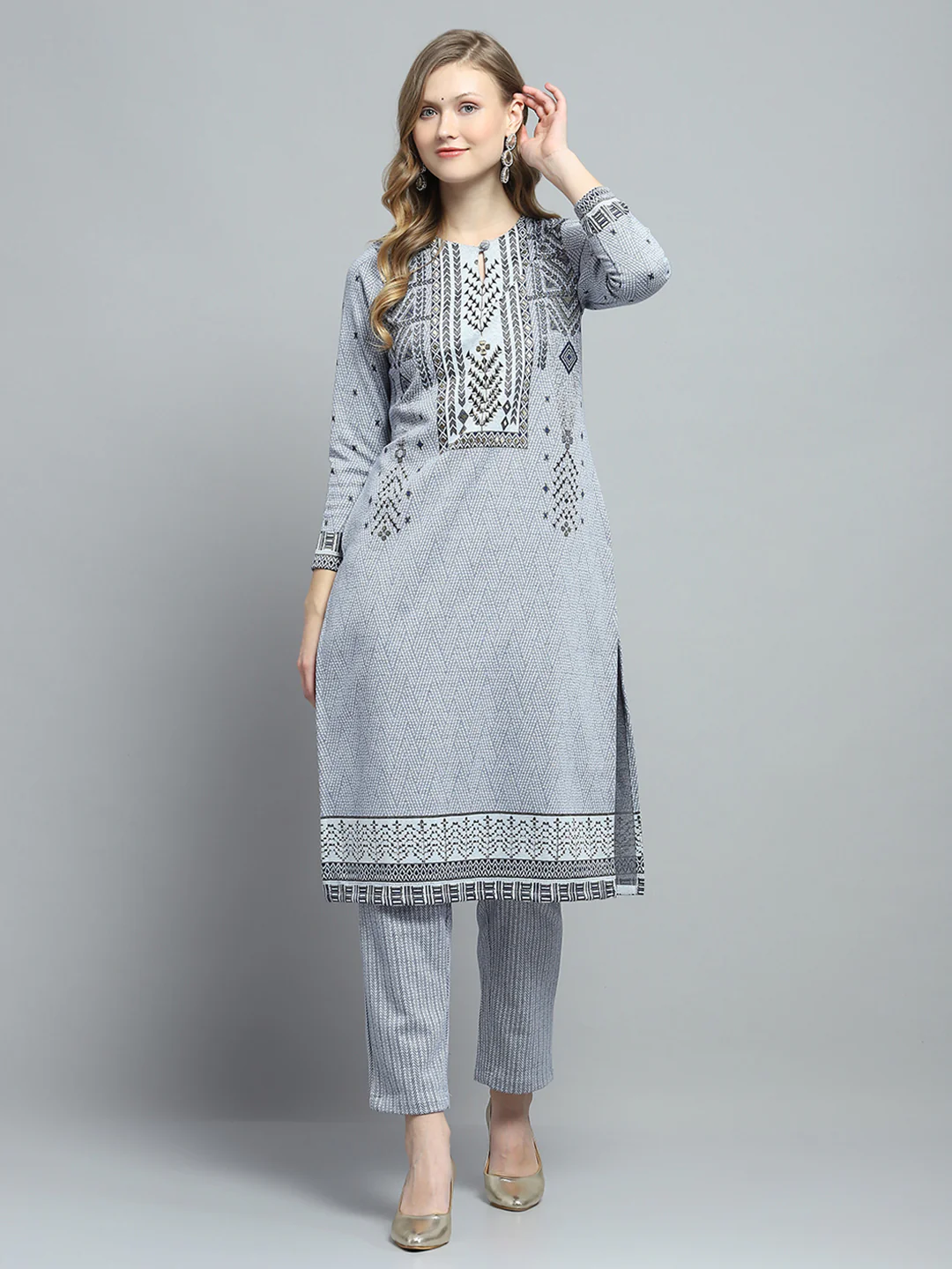 Women Sky Blue Self Design Round Neck Full Sleeve Kurti Set for Winter - Image 3
