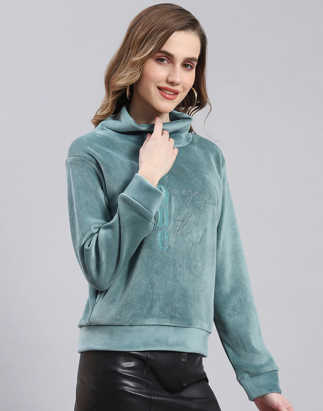 Women Teal Blue Embroidered Round Neck Full Sleeve Sweatshirt - Image 4