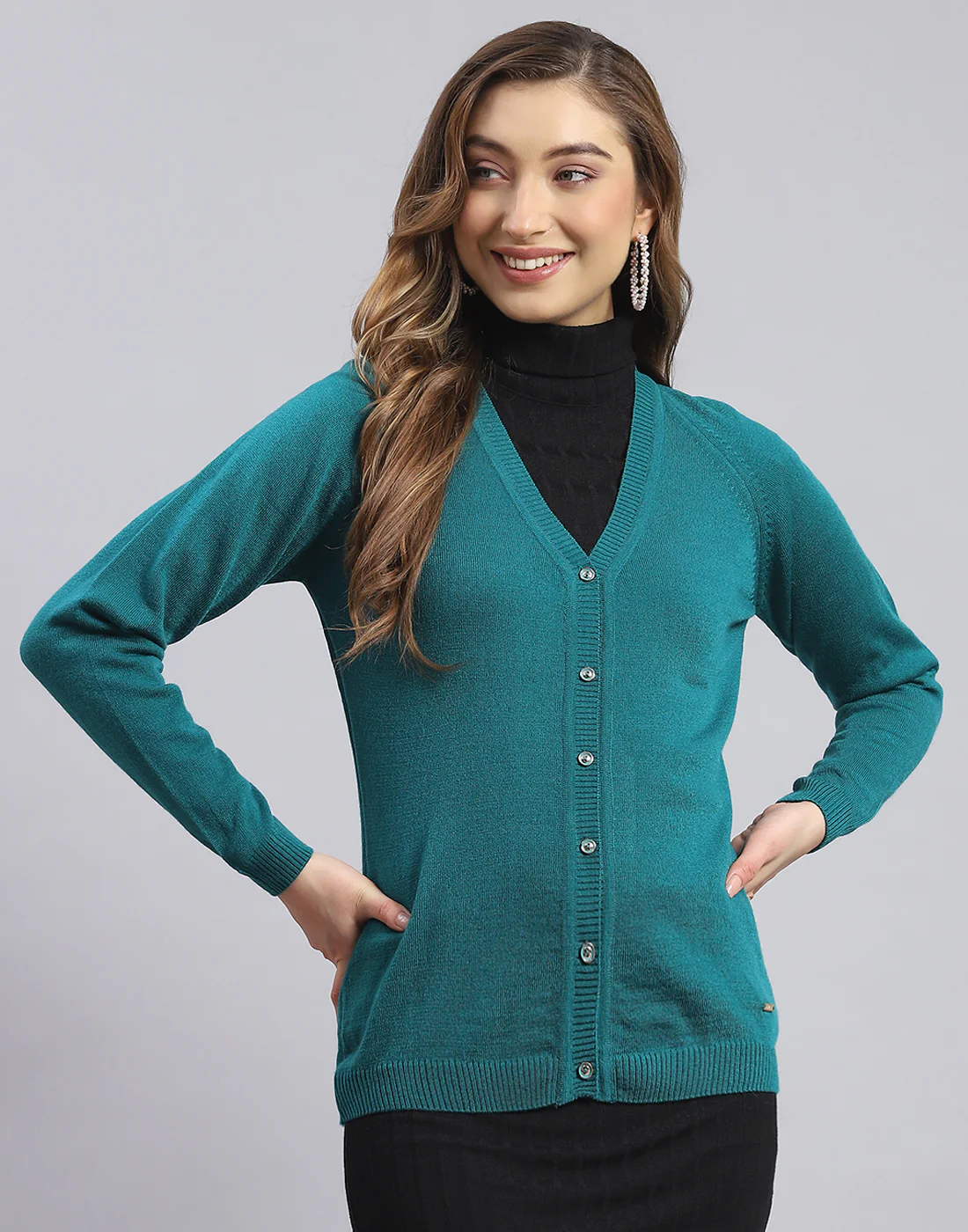 Women Teal Blue Solid V Neck Full Sleeve Sweater - Image 2