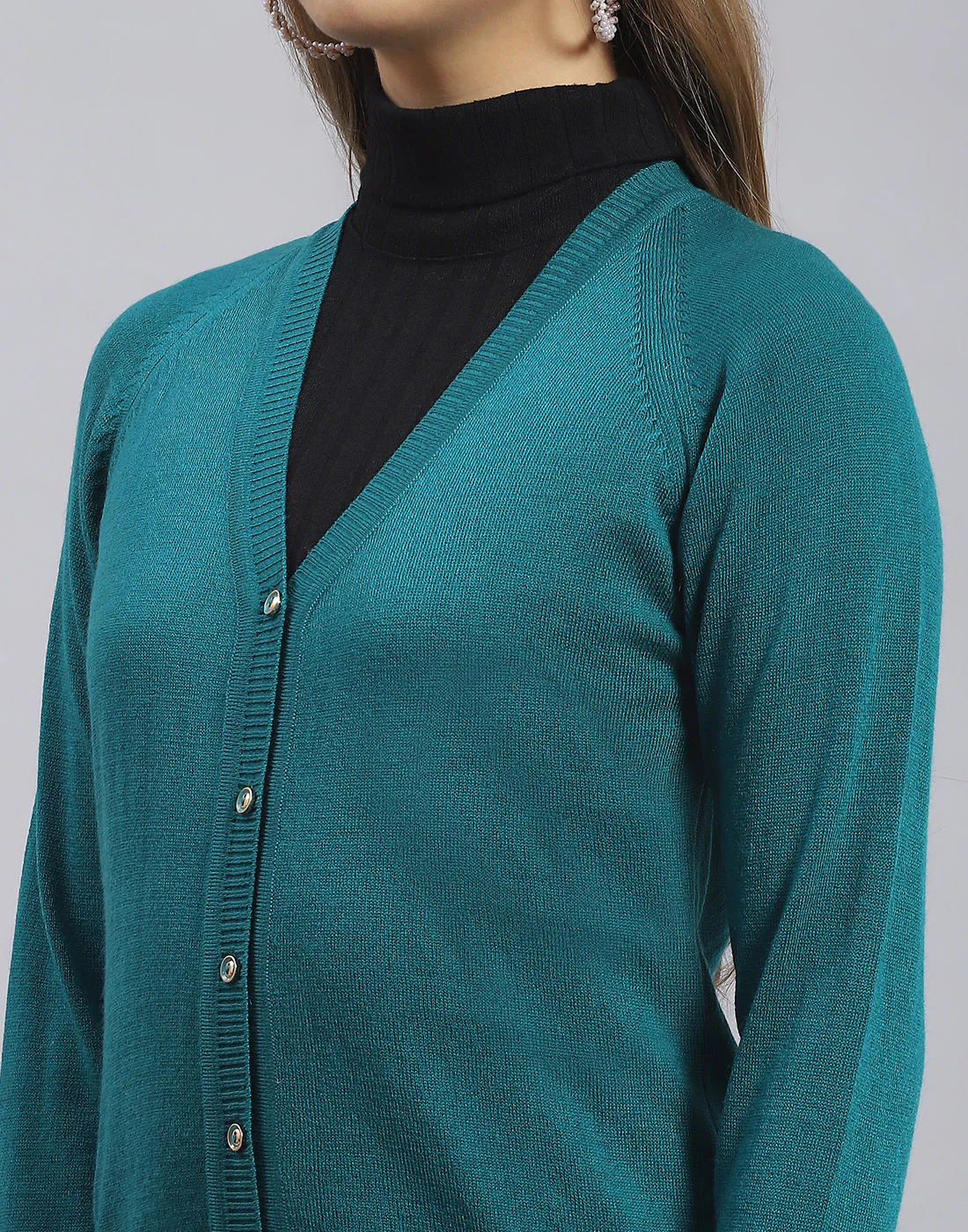 Women Teal Blue Solid V Neck Full Sleeve Sweater - Image 6