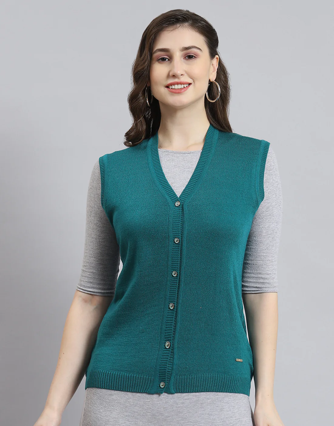 Women Teal Blue Solid V Neck Sleeveless Cardigan - Image 2