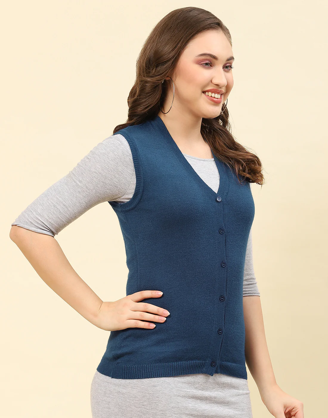 Women Teal Blue Solid V Neck Sleeveless Cardigan - Image 4