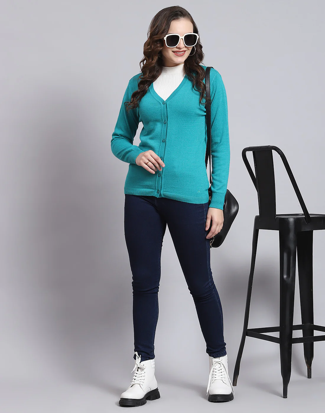 Women Turquoise Blue Solid V Neck Full Sleeve Sweater - Image 2