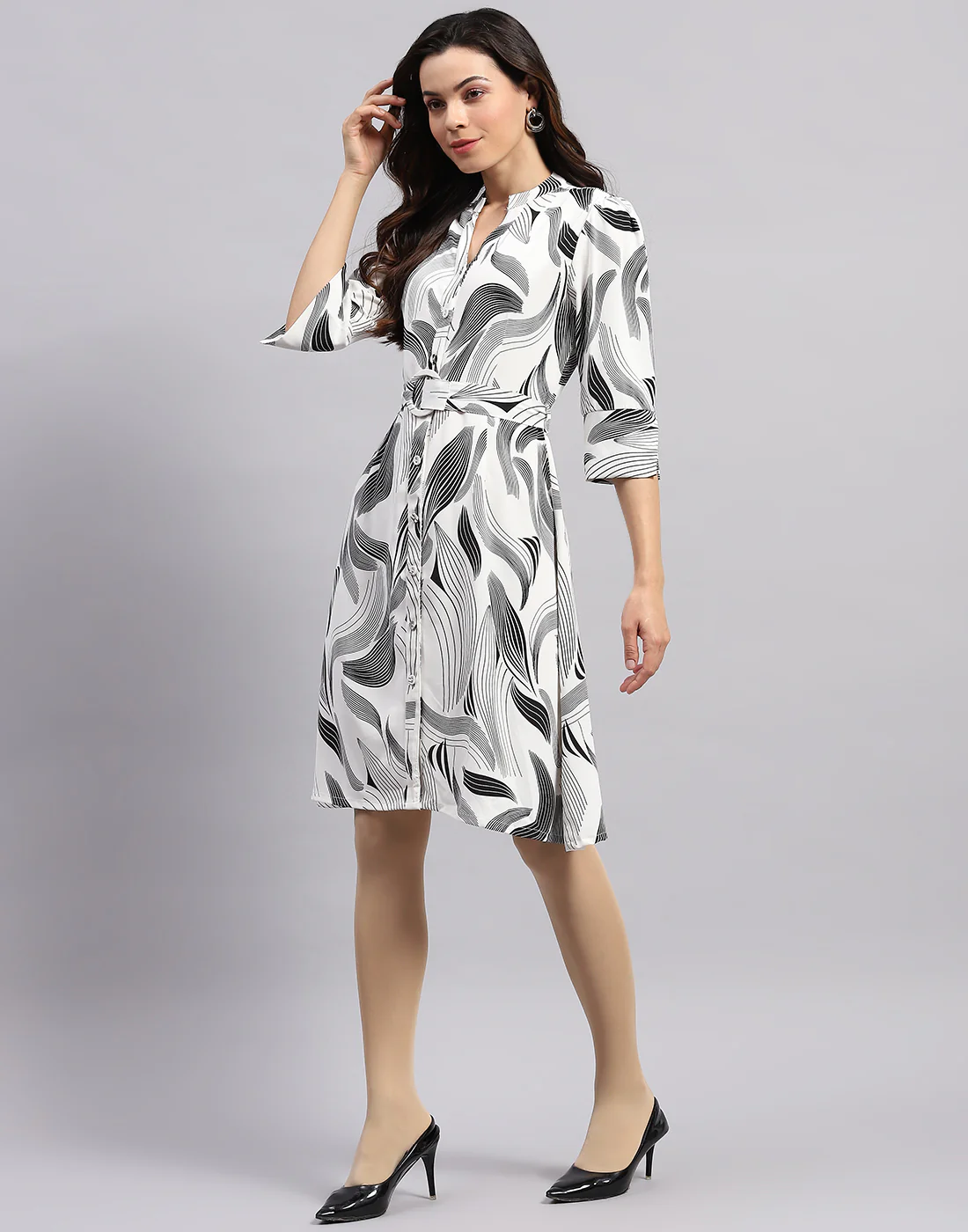 Women White Printed V Neck 3/4 Sleeve Tunic - Image 4