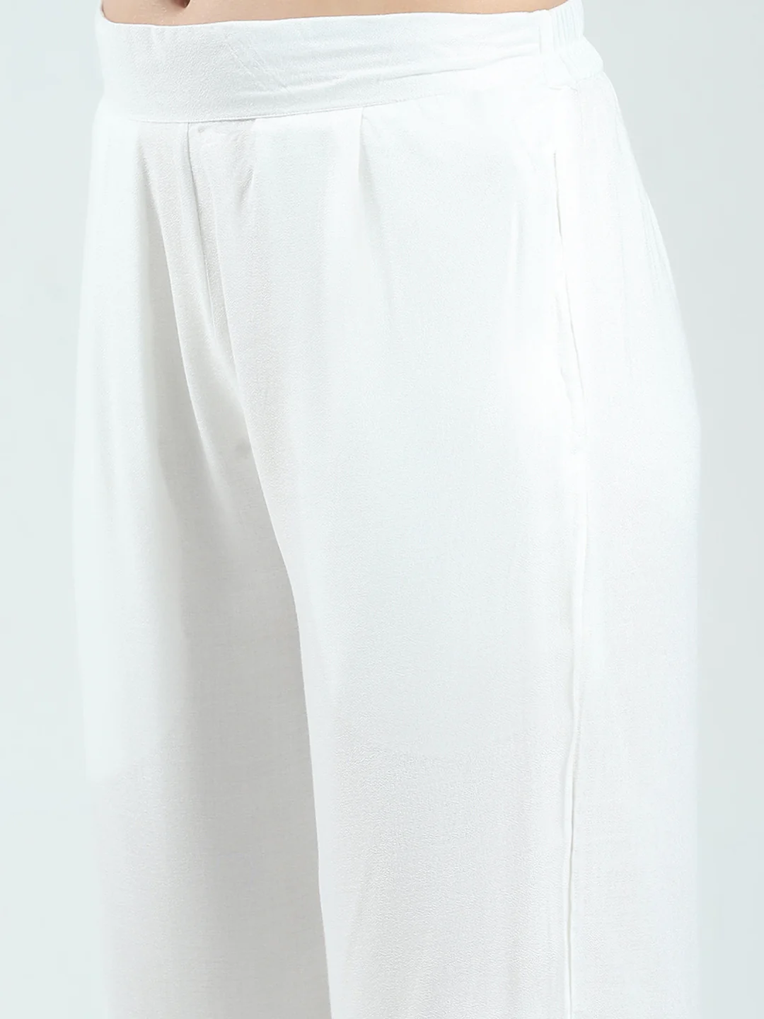 Women White Printed Round Neck Half Sleeve Cords Set - Image 8