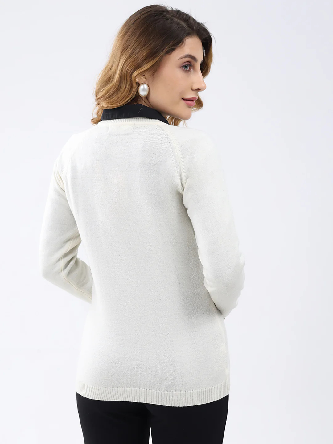 Women White Solid Round Neck Full Sleeve Cardigan - Image 5