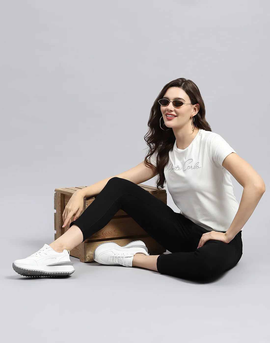 Women White Solid Round Neck Half Sleeve Top - Image 2