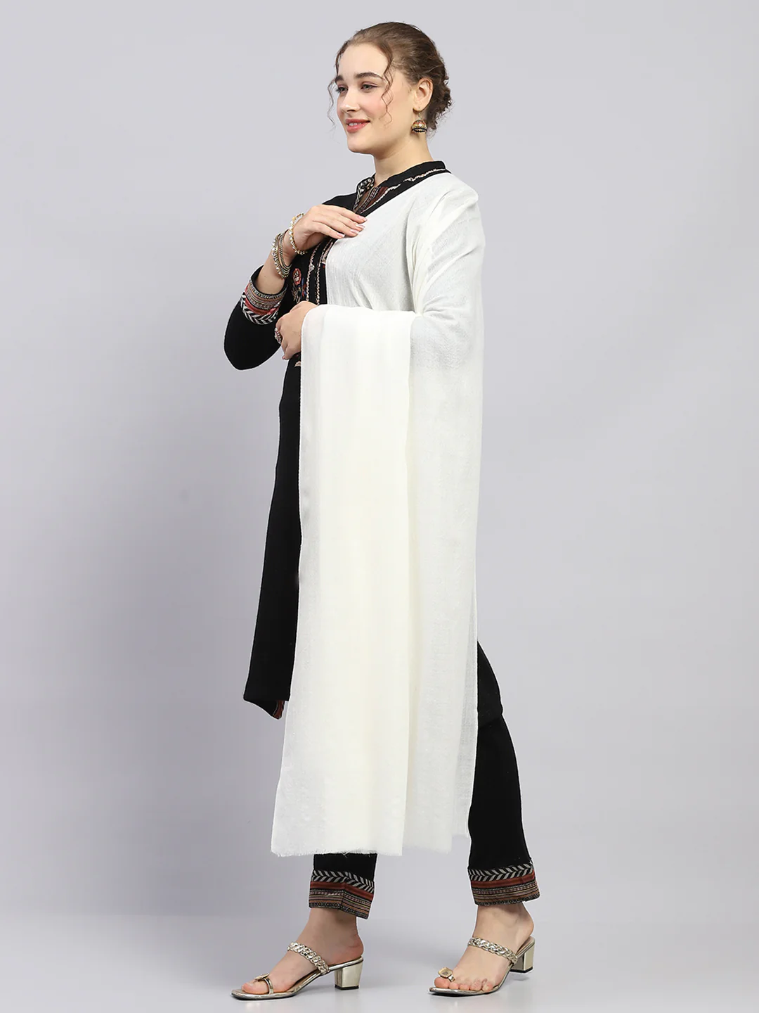Women White Solid Shawl - Image 3