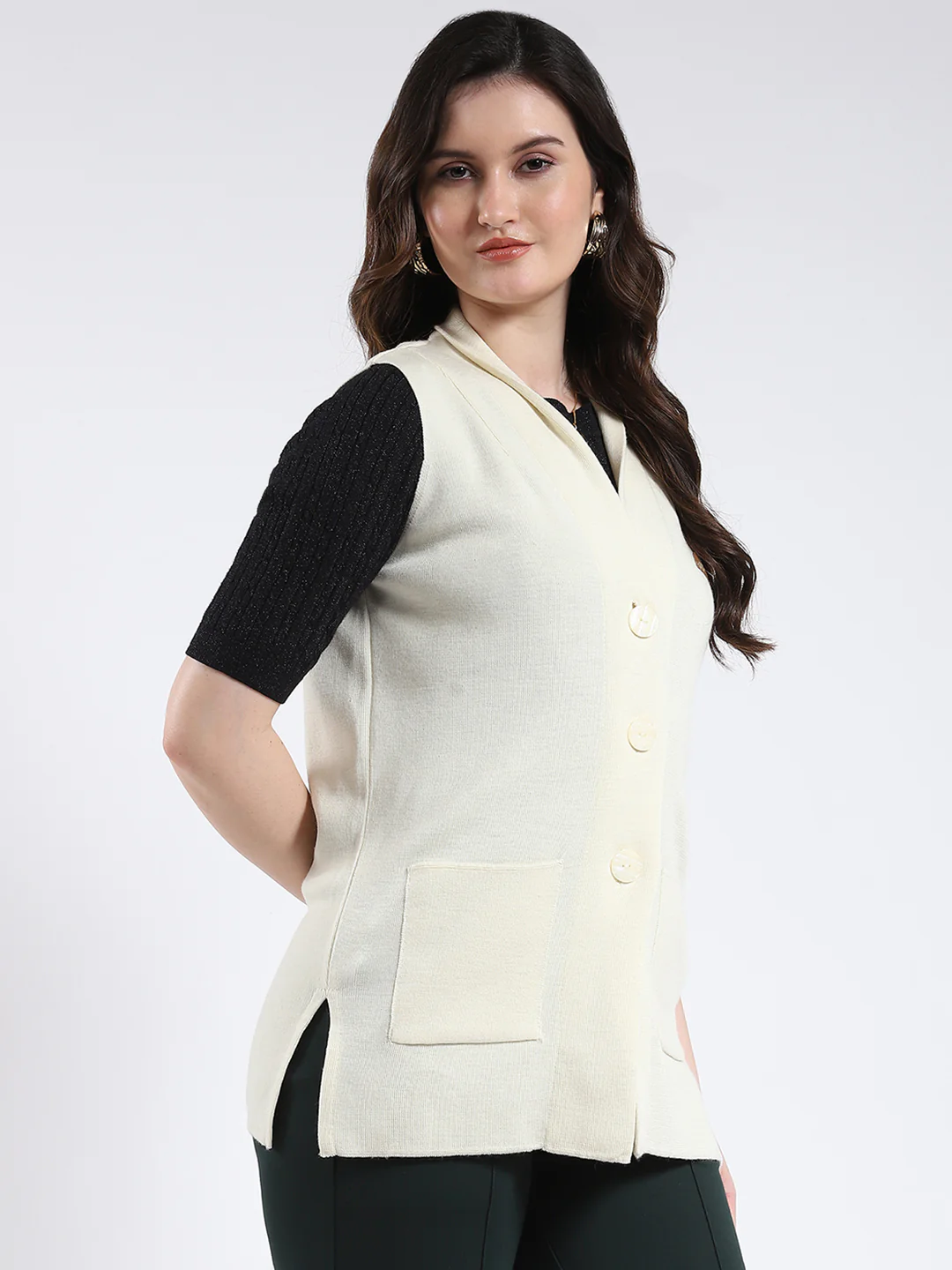 Women White Solid V Neck Sleeveless Cardigan - Image 4