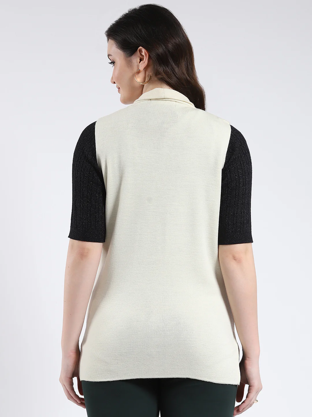 Women White Solid V Neck Sleeveless Cardigan - Image 5