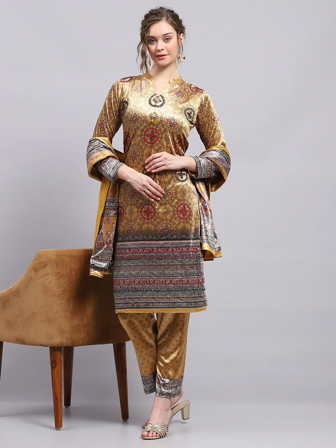 Women Yellow Printed Round Neck Full Sleeve Kurti Set with Stole - Image 2