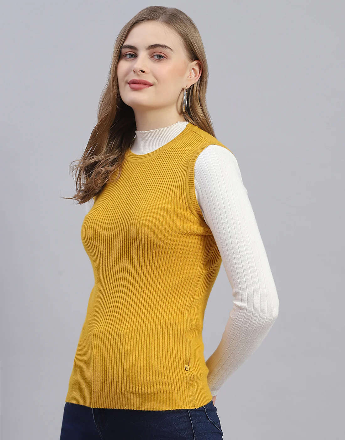 Women Yellow Solid Round Neck Sleeveless Sweater - Image 3