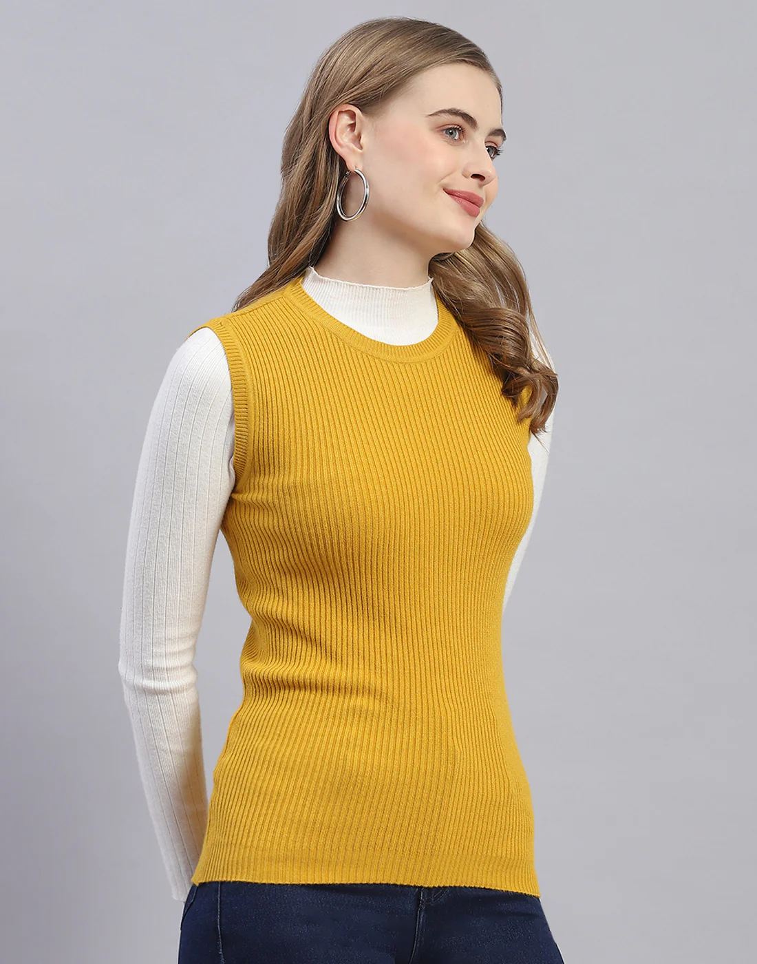 Women Yellow Solid Round Neck Sleeveless Sweater - Image 4